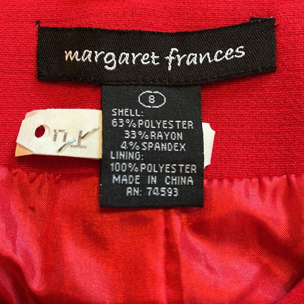 Red 8 - Picture 4 of 5